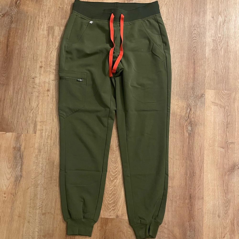 FIGS Olive Zamora Scrub Pants XS